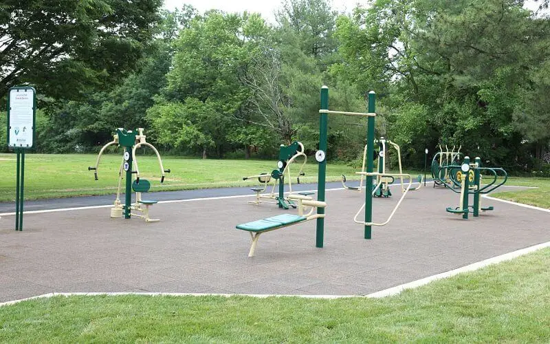 MCG  Training Community Square - Kids Outdoor Gym Equipment avis et prix